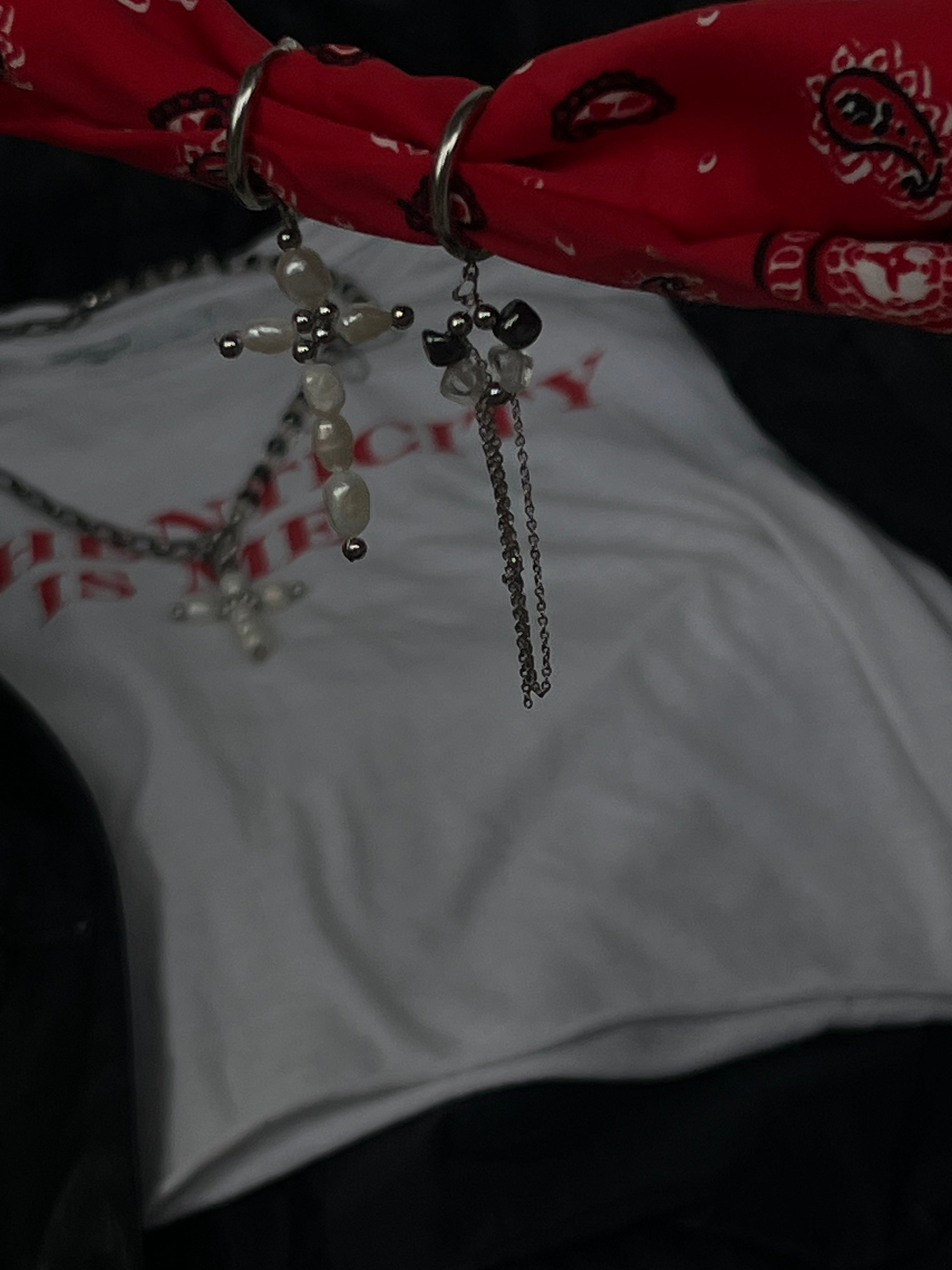 Σκουλαρίκια Holy Rebel με πέρλες σε σχήμα σταγόνας