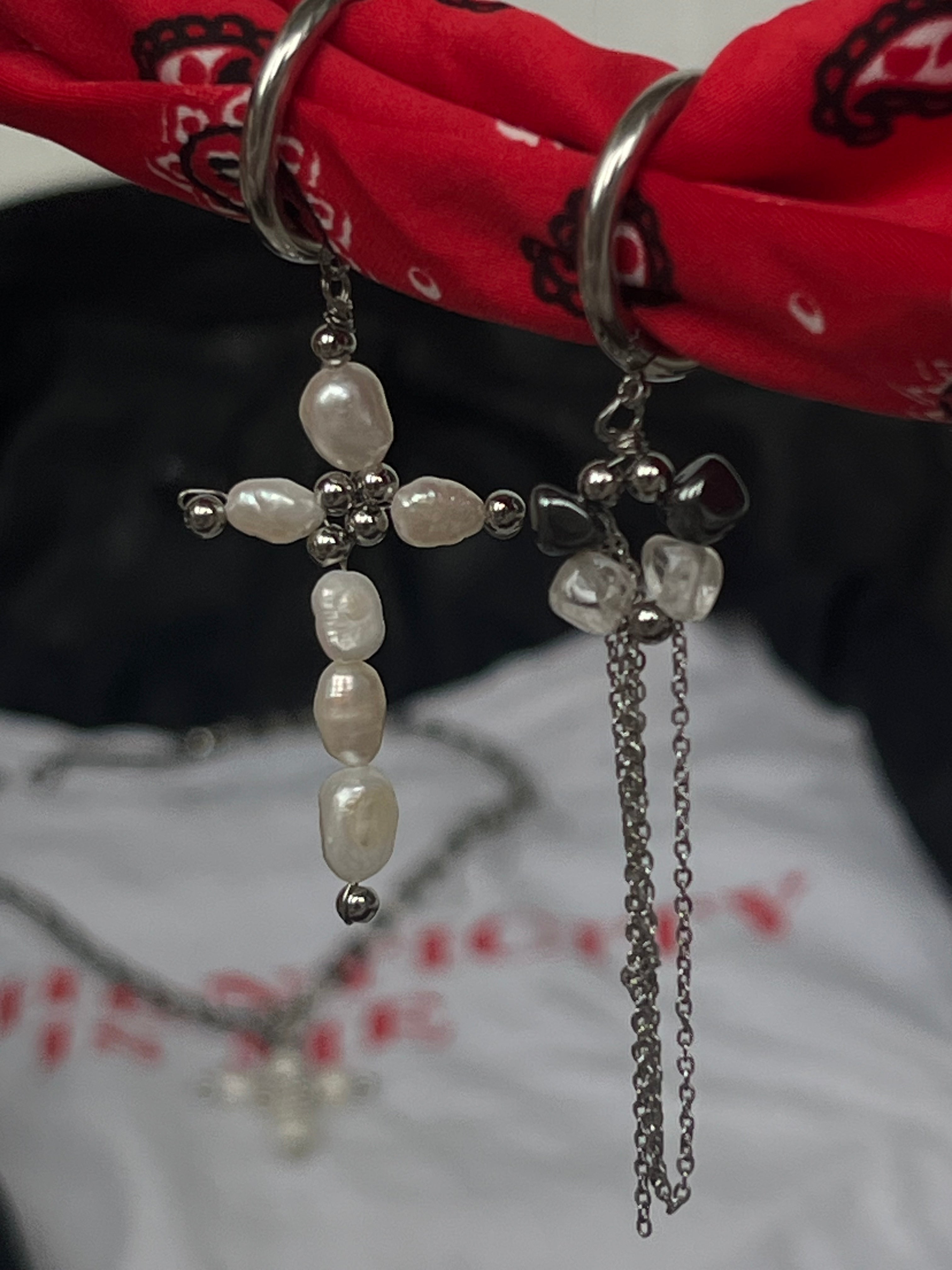 Σκουλαρίκια Holy Rebel με πέρλες σε σχήμα σταγόνας