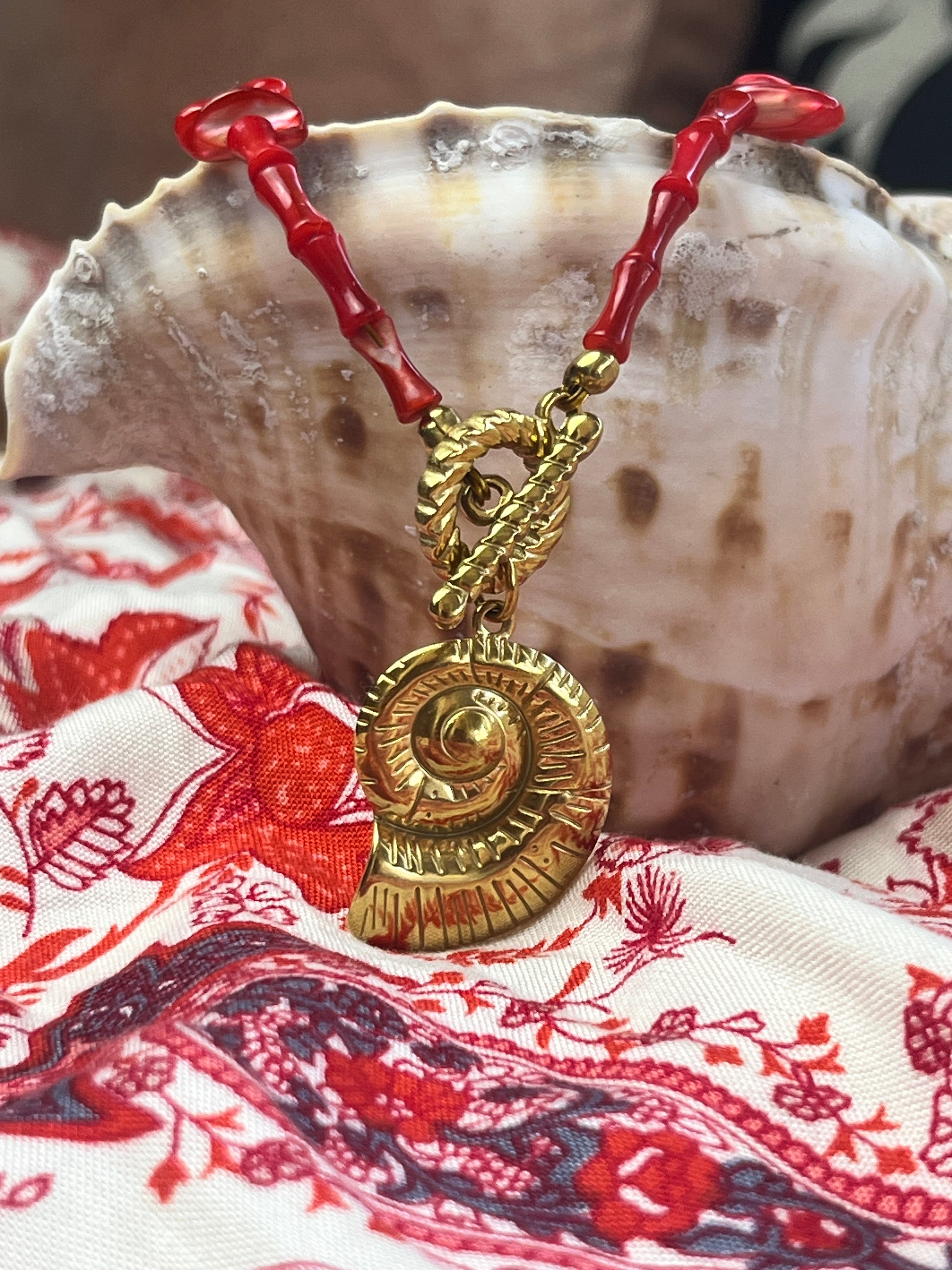 Sirena Signature Choker | Φυσικό Κόκκινο Κοράλλι & Επίχρυσο Κοχύλι - Sirena Jewelry